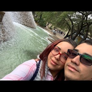 Meet your Posher, Abril